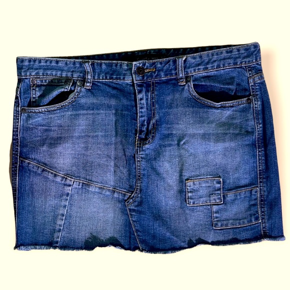 Calvin Klein Denim Jean Short Skirt size 31/12 - Picture 1 of 7